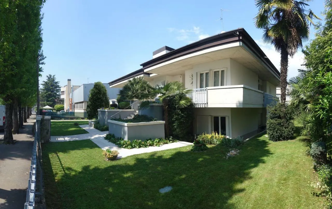 Biancavilla B&B Brescia 0*,  Italy